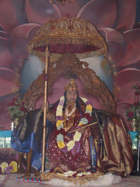 HH-Shri-Mataji-Shri-Krishna-Kubera-Puja-18-August-2002-Canajoharie-USA-11