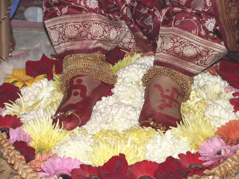 HH-Shri-Mataji-Shri-Krishna-Kubera-Puja-18-August-2002-Canajoharie-USA-12