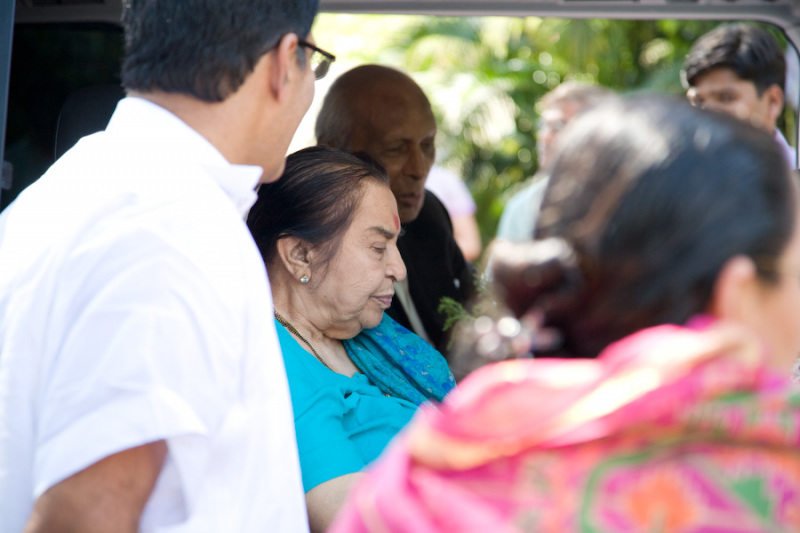Shri-Matajis-Belapur-Health-Centre-Visit-2007-13