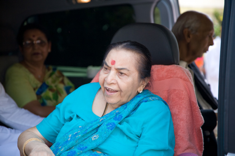 Shri-Matajis-Belapur-Health-Centre-Visit-2007-15