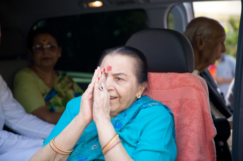 Shri-Matajis-Belapur-Health-Centre-Visit-2007-16