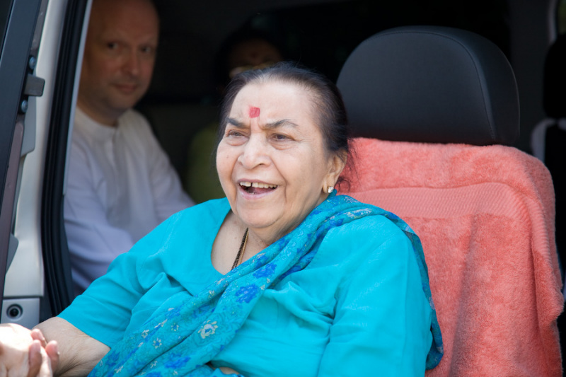 Shri-Matajis-Belapur-Health-Centre-Visit-2007-17