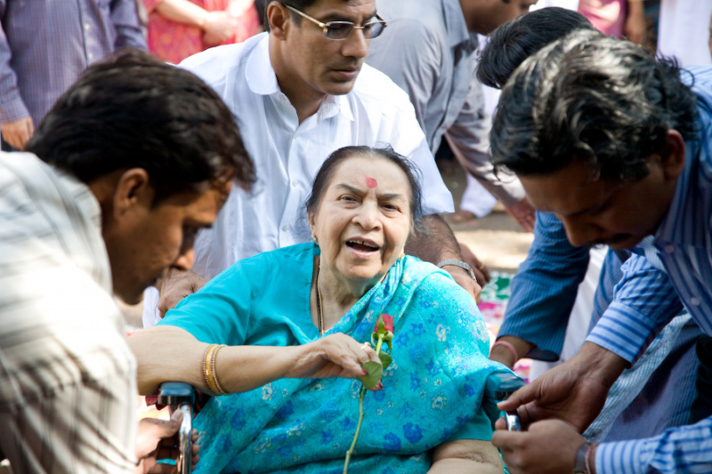 Shri-Matajis-Belapur-Health-Centre-Visit-2007-19