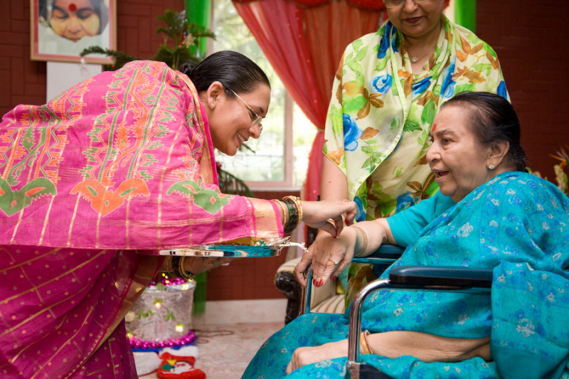 Shri-Matajis-Belapur-Health-Centre-Visit-2007-25