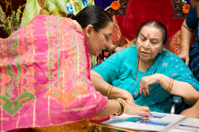 Shri-Matajis-Belapur-Health-Centre-Visit-2007-31