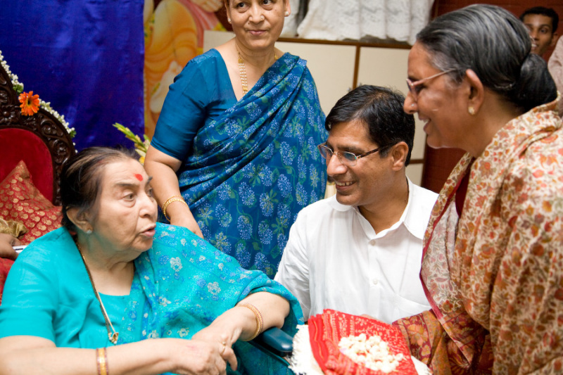 Shri-Matajis-Belapur-Health-Centre-Visit-2007-35