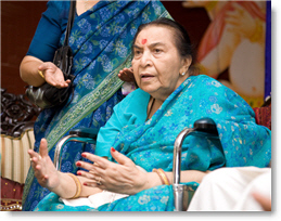 Shri-Matajis-Belapur-Health-Centre-Visit-2007-40