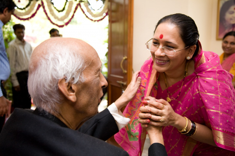 Shri-Matajis-Belapur-Health-Centre-Visit-2007-43