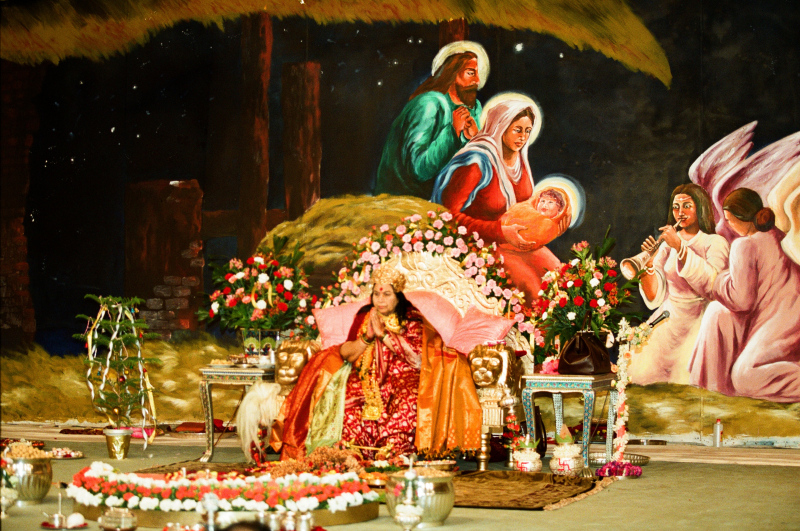 2002-1225-Christmas-Puja-Gaṇapatipuḷe-Maharashtra-India-01-Photo-credit-Michael-Markl-O