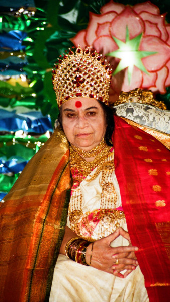 1994-0724-Guru-Puja-Campus-Cabella-Ligure-Italy-Michael-Markl_022-D-Custom