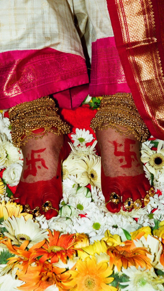 1994-0724-Guru-Puja-Campus-Cabella-Ligure-Italy-Michael-Markl_033-D-Custom