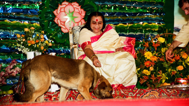 1994-0724-Guru-Puja-Campus-Cabella-Ligure-Italy-Michael-Markl_056-D-Custom