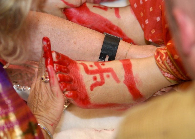 6May07_SahasraraPuja_032