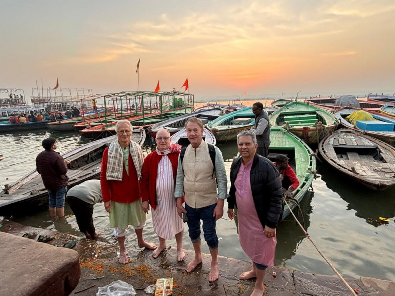 Yogis-at-Ganga-sunrise