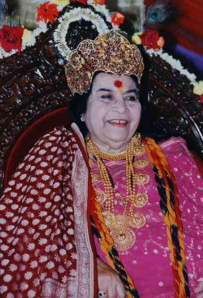 Shri-Mataji-2001-1231-New-Years-Eve-Puja-