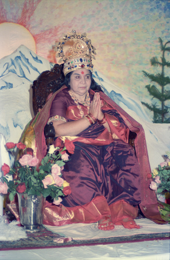HH-Shri-Mataji-Nirmala-Devi-Sahasrara-Puja-3-May-1987-Thredbo-Australia-