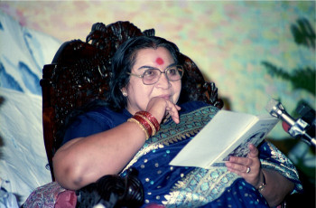 HH-Shri-Mataji-Nirmala-Devi-Sahasrara-Puja-Thredbo-Australia-May-1987-01