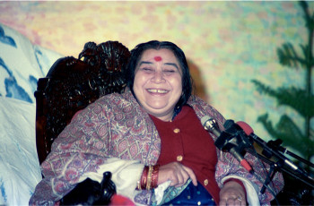 HH-Shri-Mataji-Nirmala-Devi-Sahasrara-Puja-Thredbo-Australia-May-1987-02