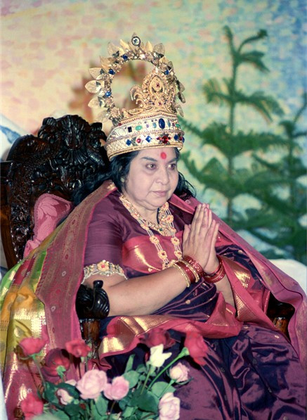 HH-Shri-Mataji-Nirmala-Devi-Sahasrara-Puja-Thredbo-Australia-May-1987-10