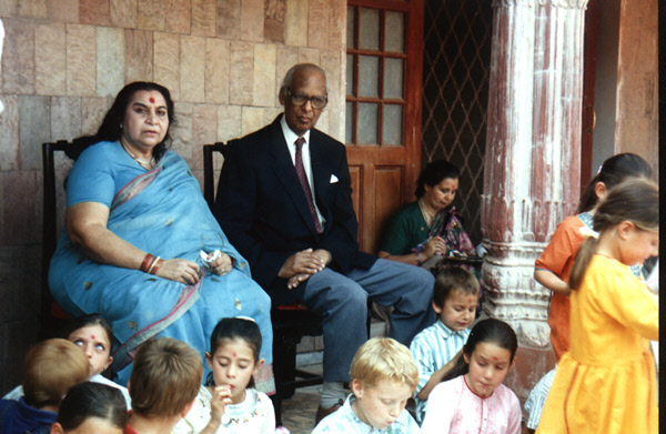 HH-Shri-Mataji-Nirmala-Devi-PhotoSM-210