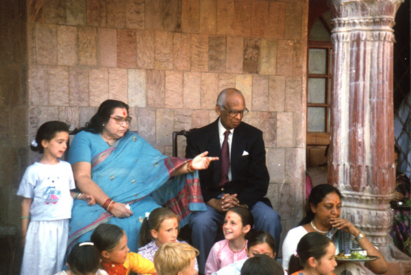 HH-Shri-Mataji-Nirmala-Devi-PhotoSM-211